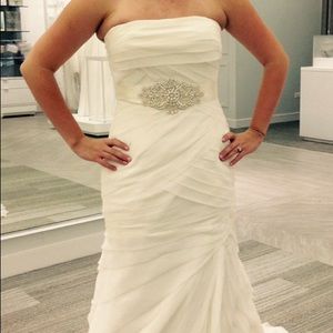 Vera Wang Wedding Dress